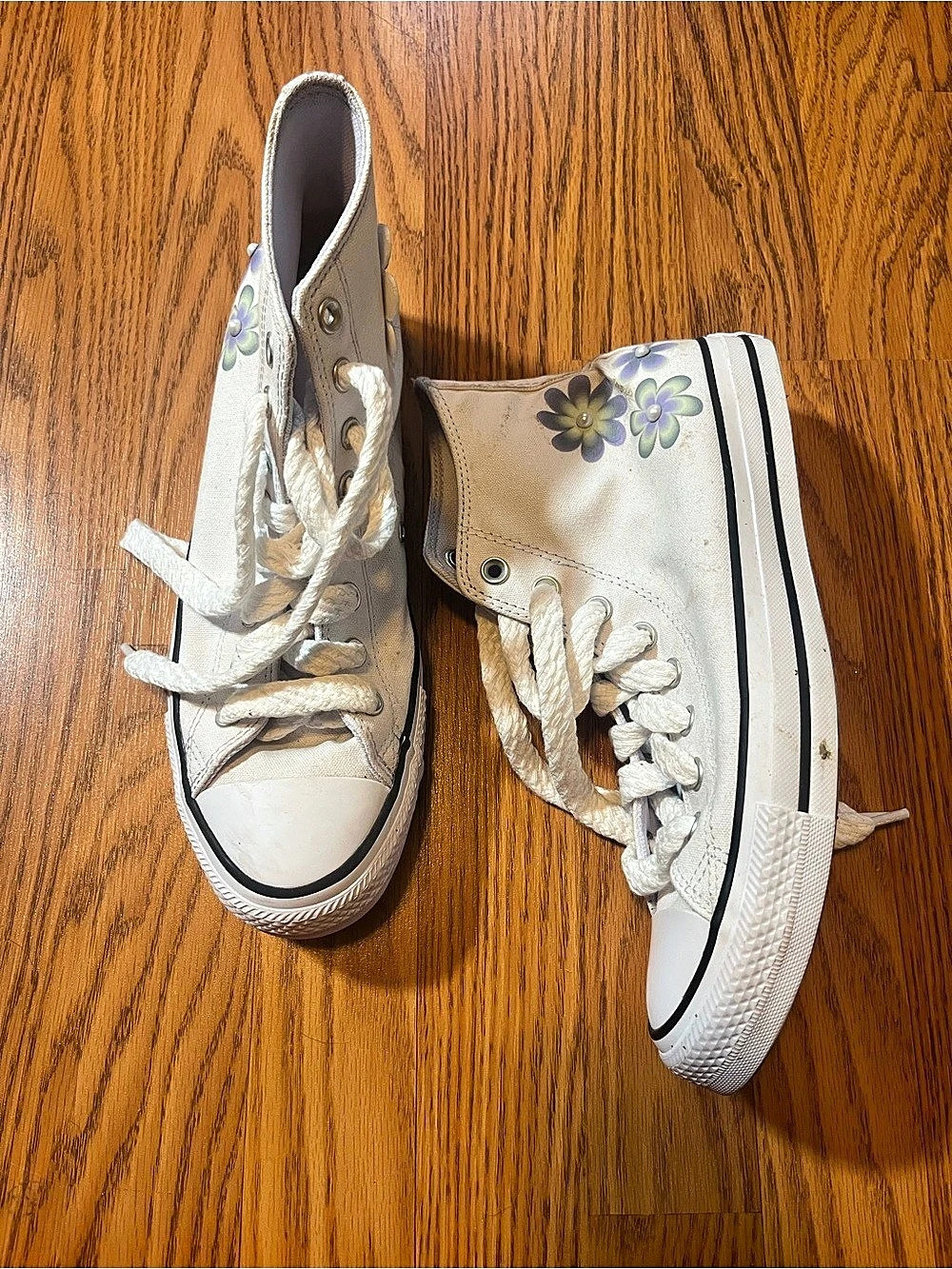 Womens size 10.5 flower Converse shoes